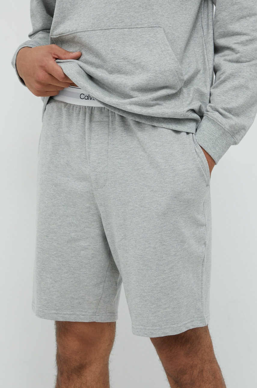 

Късо долнище на пижама Calvin Klein Underwear мъжко в сиво с изчистен дизайн, Сив