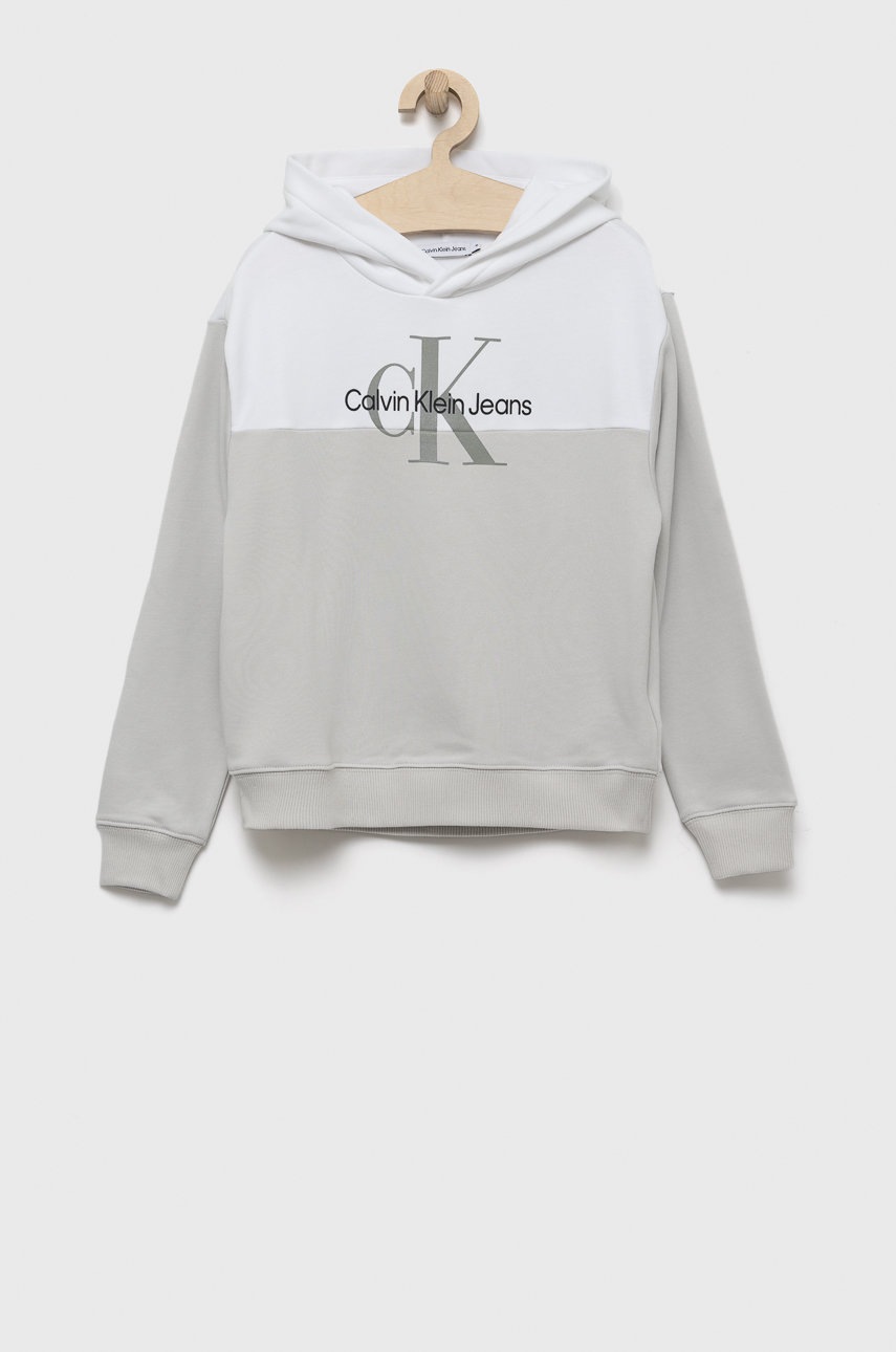 

Детски памучен суичър Calvin Klein Jeans в сиво с принт, Сив