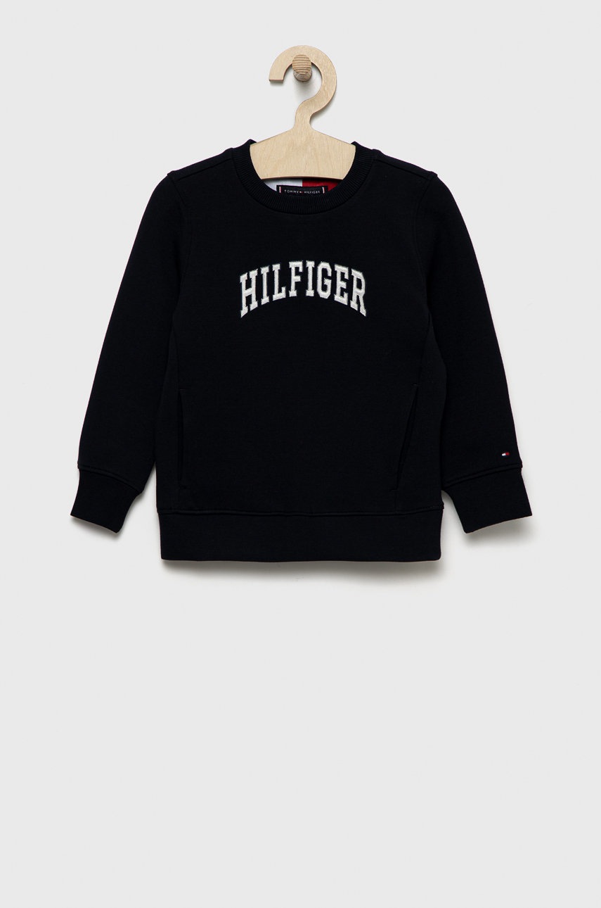 

Детски суичър Tommy Hilfiger в тъмносиньо с апликация, Тъмносин