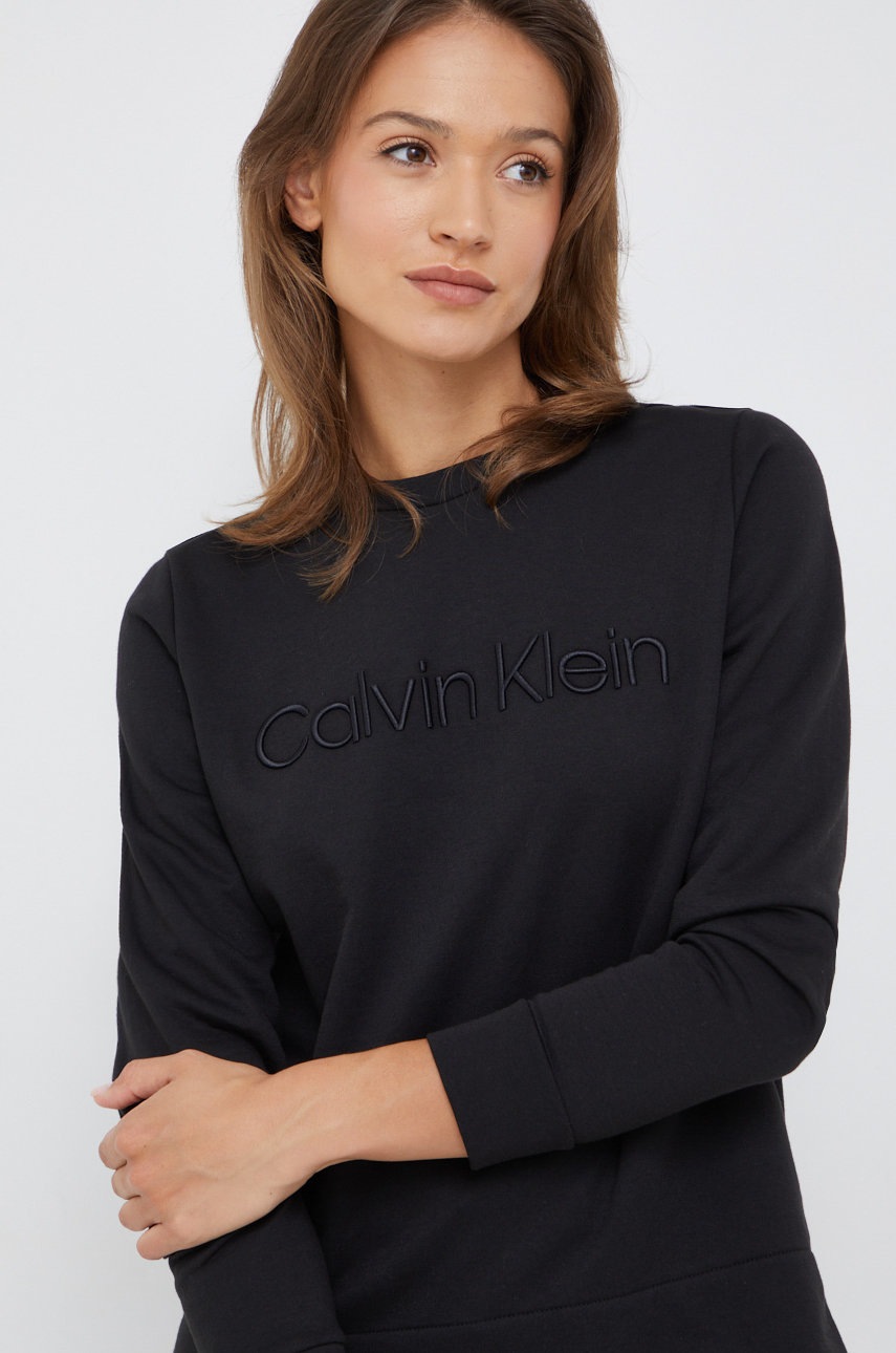 

Суичър Calvin Klein в черно с апликация, Черен