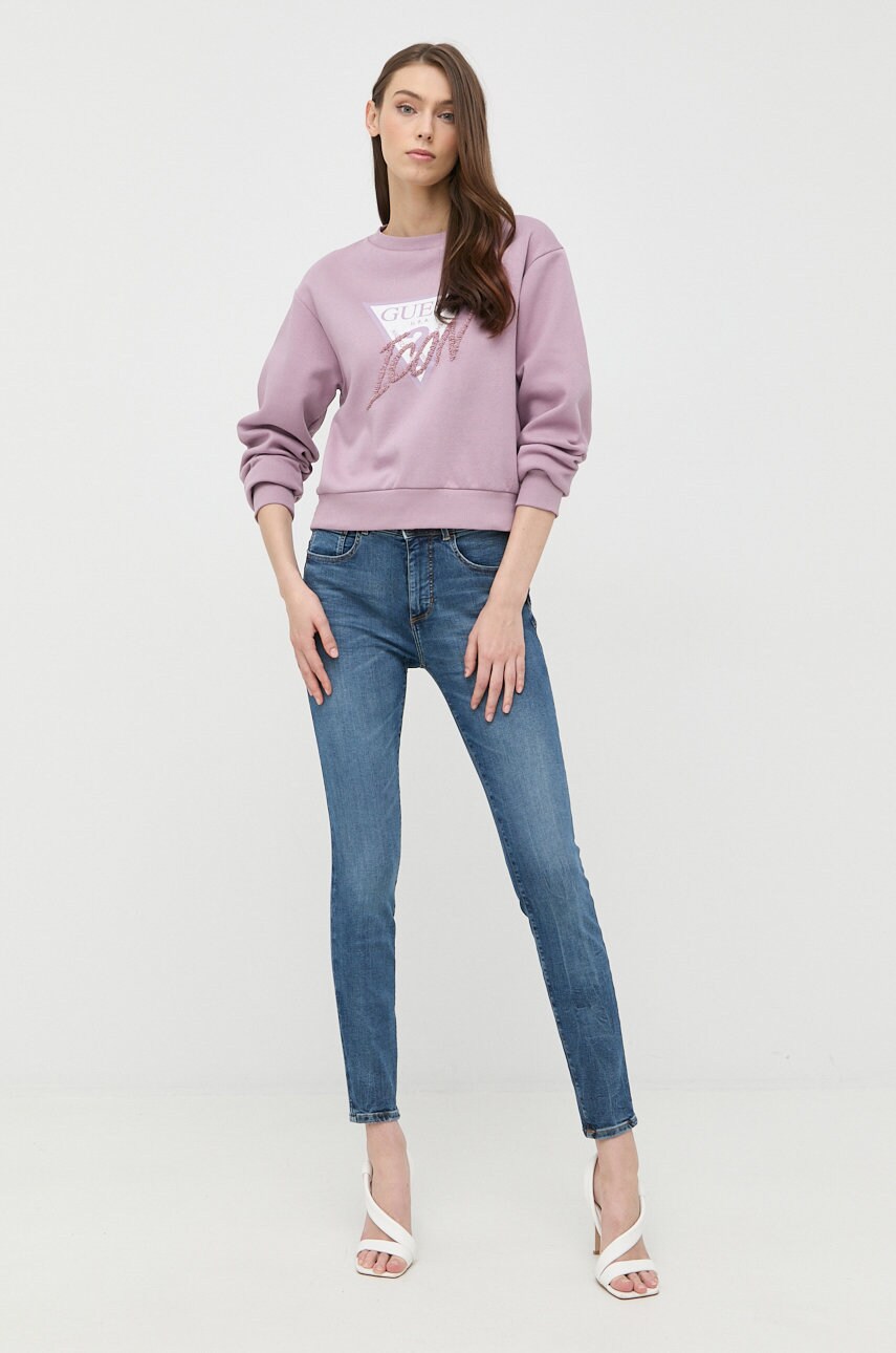 

Кофта Guess женская цвет фиолетовый с аппликацией