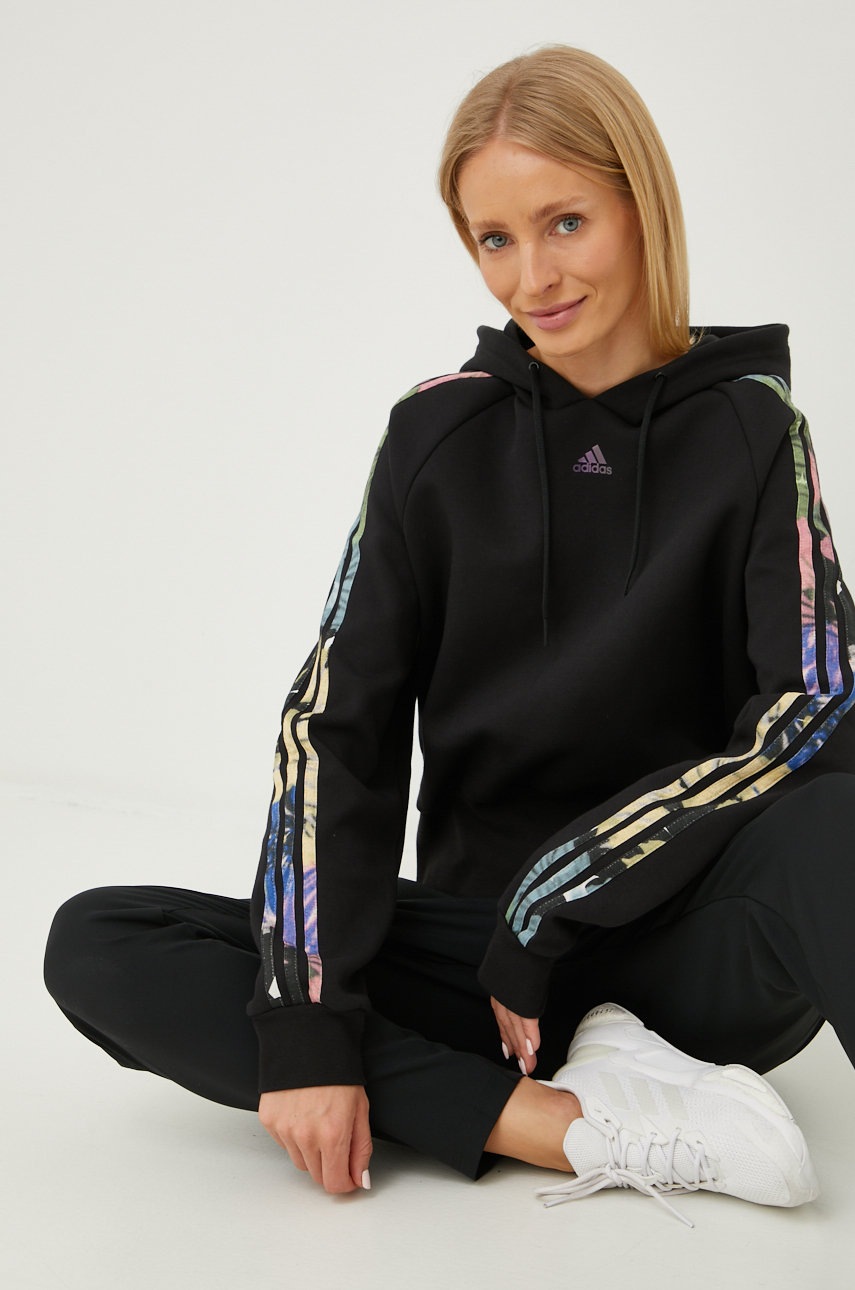 

Суичър adidas в черно с апликация, Черен