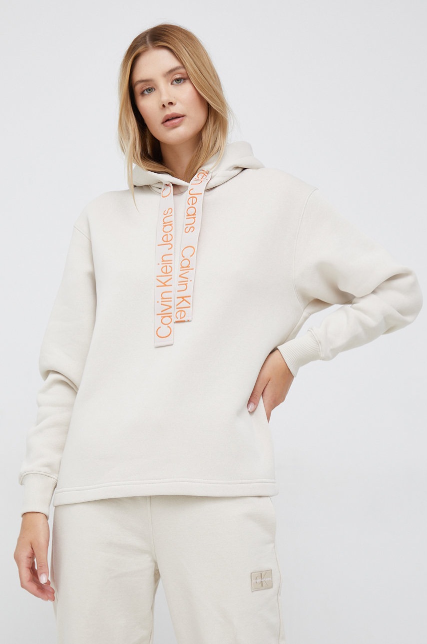 

Суичър Calvin Klein Jeans в бежово с изчистен дизайн, Бежов