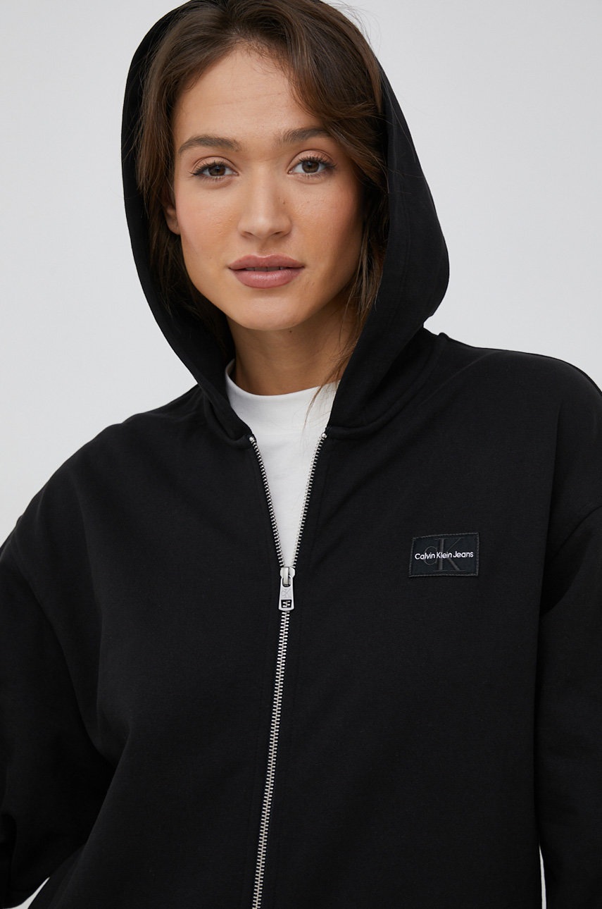 

Памучен суичър Calvin Klein Jeans в черно с качулка с изчистен дизайн, Черен