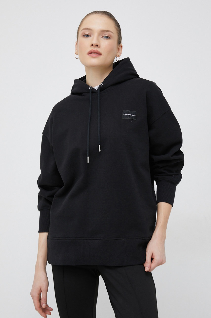 

Памучен суичър Calvin Klein Jeans в черно с качулка с изчистен дизайн, Черен