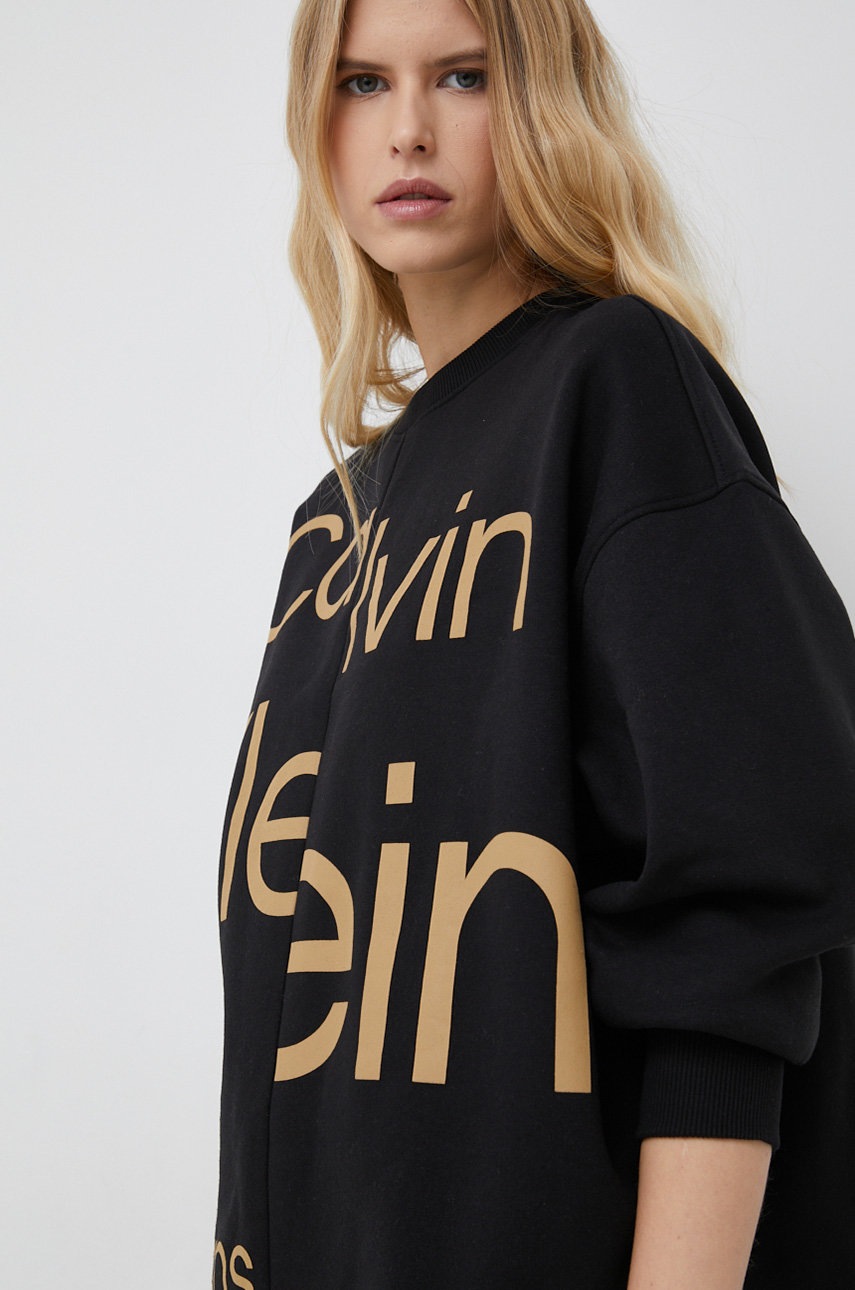 

Суичър Calvin Klein Jeans в черно с принт, Черен
