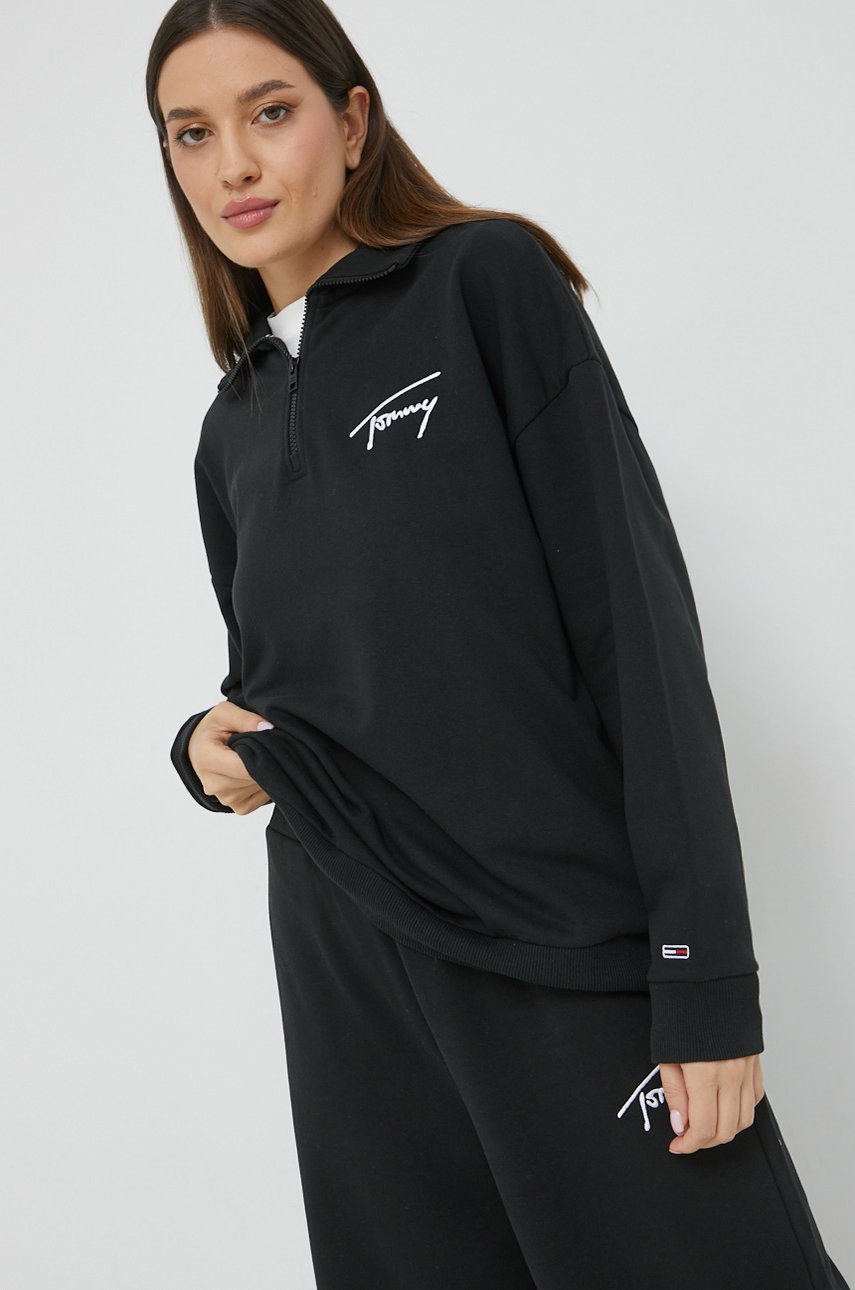 

Суичър Tommy Jeans в черно с апликация, Черен