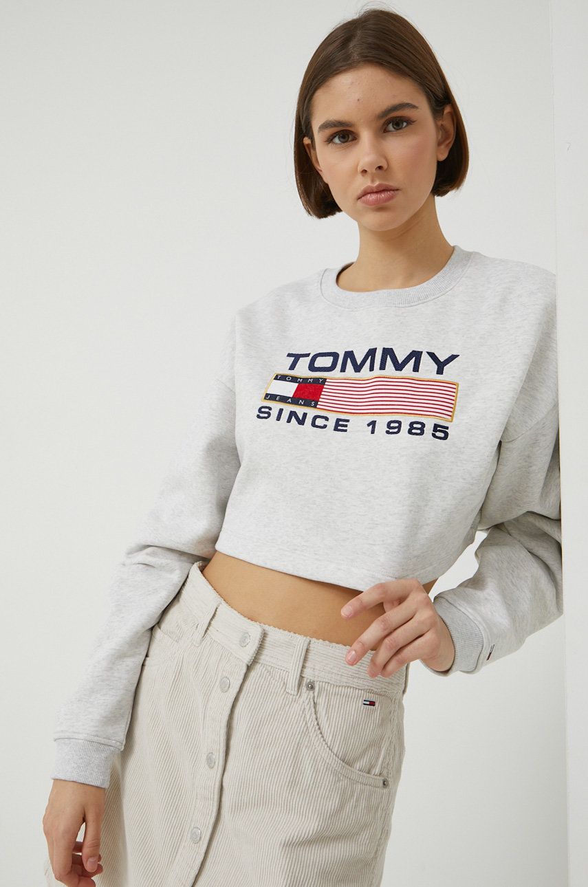 Tommy Jeans bluza femei, culoarea gri, cu imprimeu La Reduecre – Livrare și Retur Gratuit Bluze și hanorace 2023-05-31