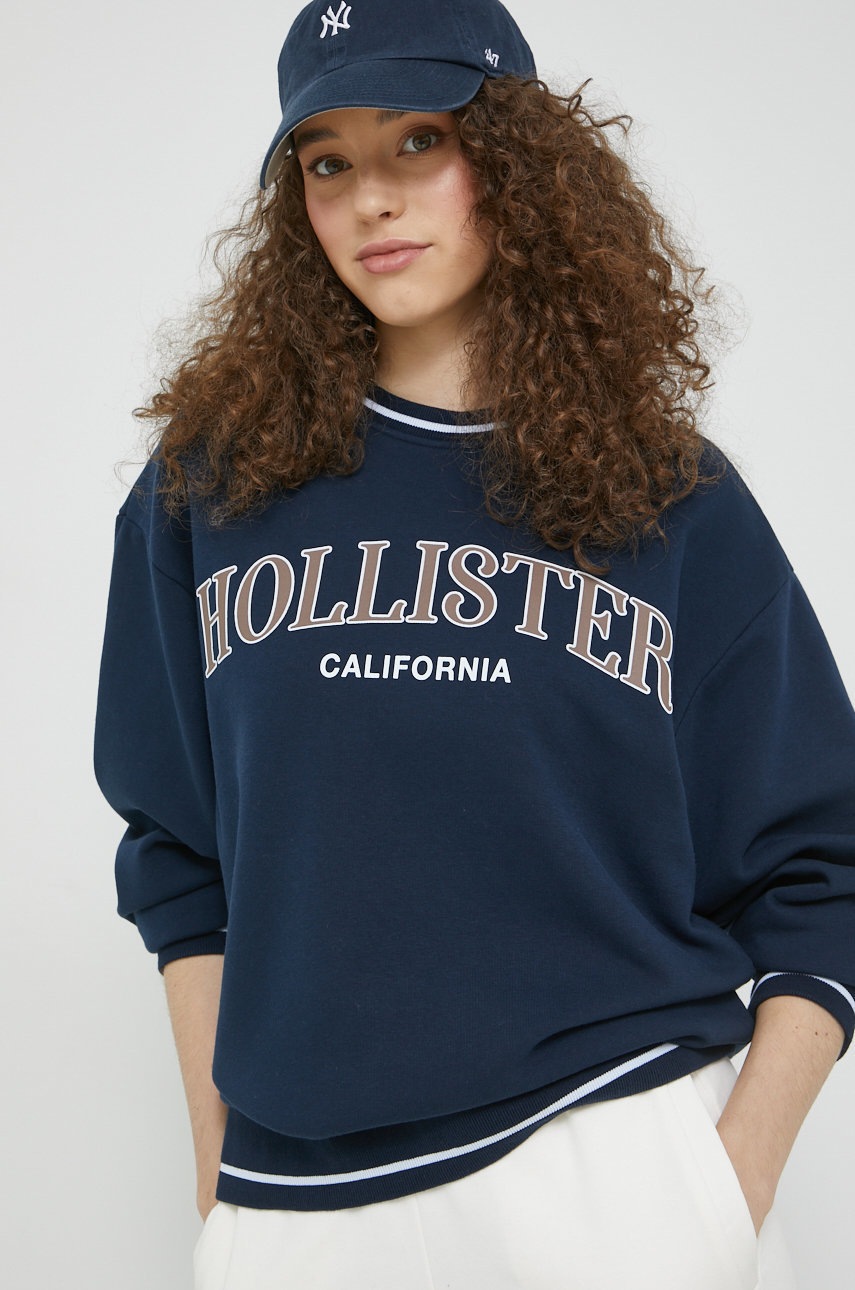 

Суичър Hollister Co. в тъмносиньо с принт, Тъмносин