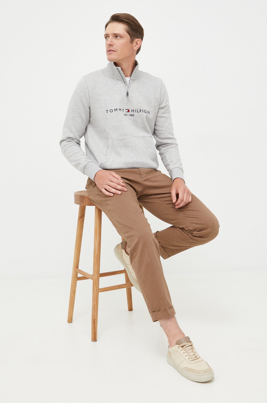 

Кофта Tommy Hilfiger чоловіча колір сірий з аплікацією