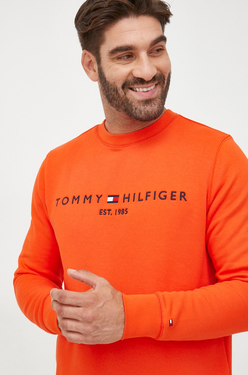 

Суичър Tommy Hilfiger в оранжево с апликация, Оранжев