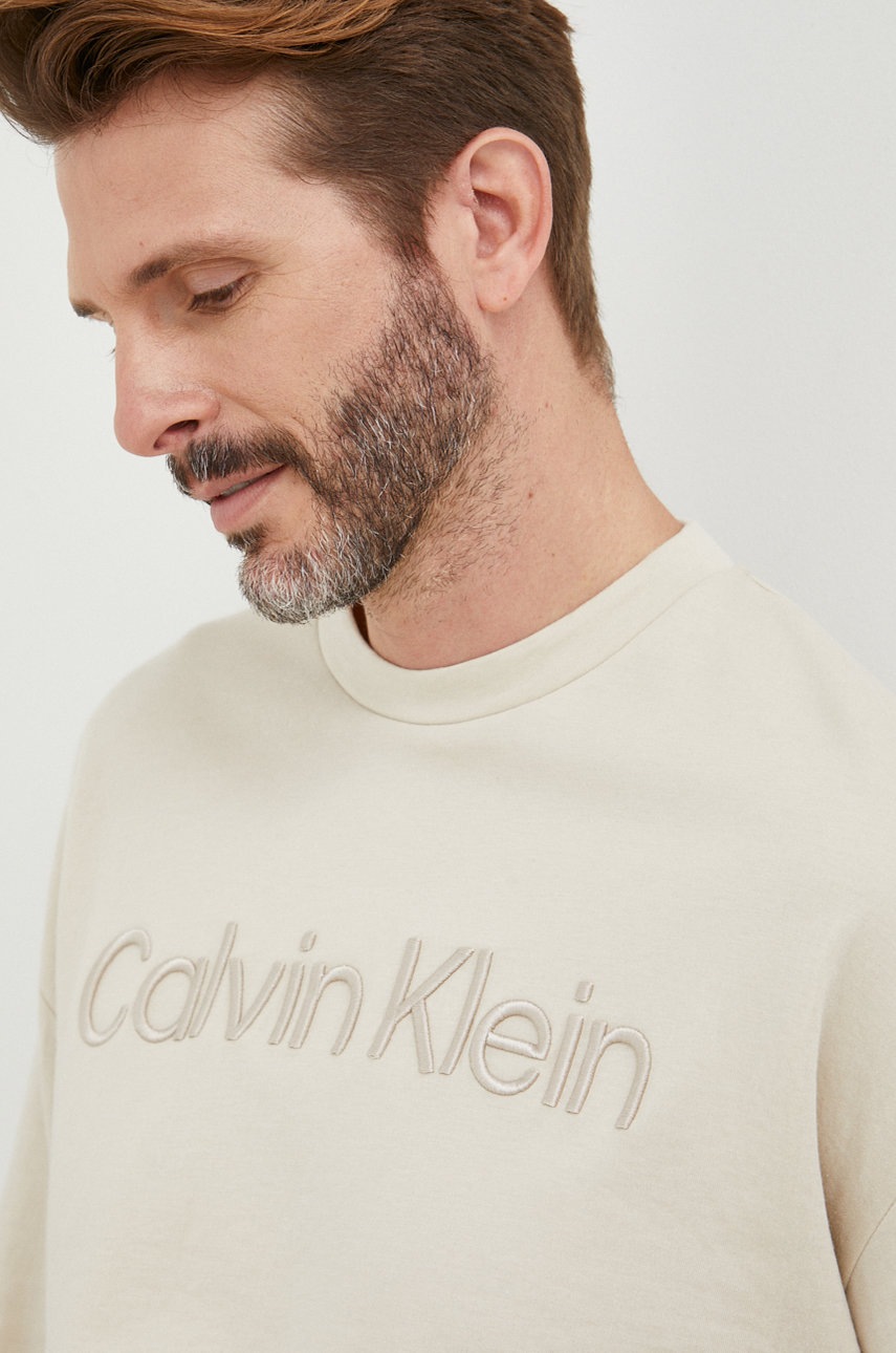 

Суичър Calvin Klein в бежово с апликация, Бежов
