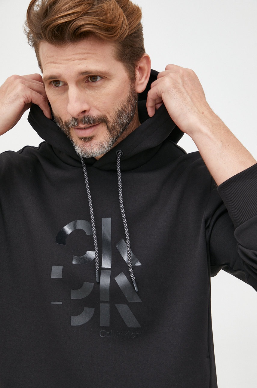 

Суичър Calvin Klein в черно с принт, Черен