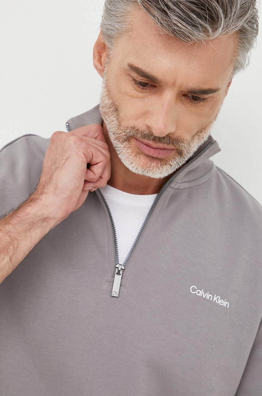 

Суичър Calvin Klein в сиво с изчистен дизайн, Сив