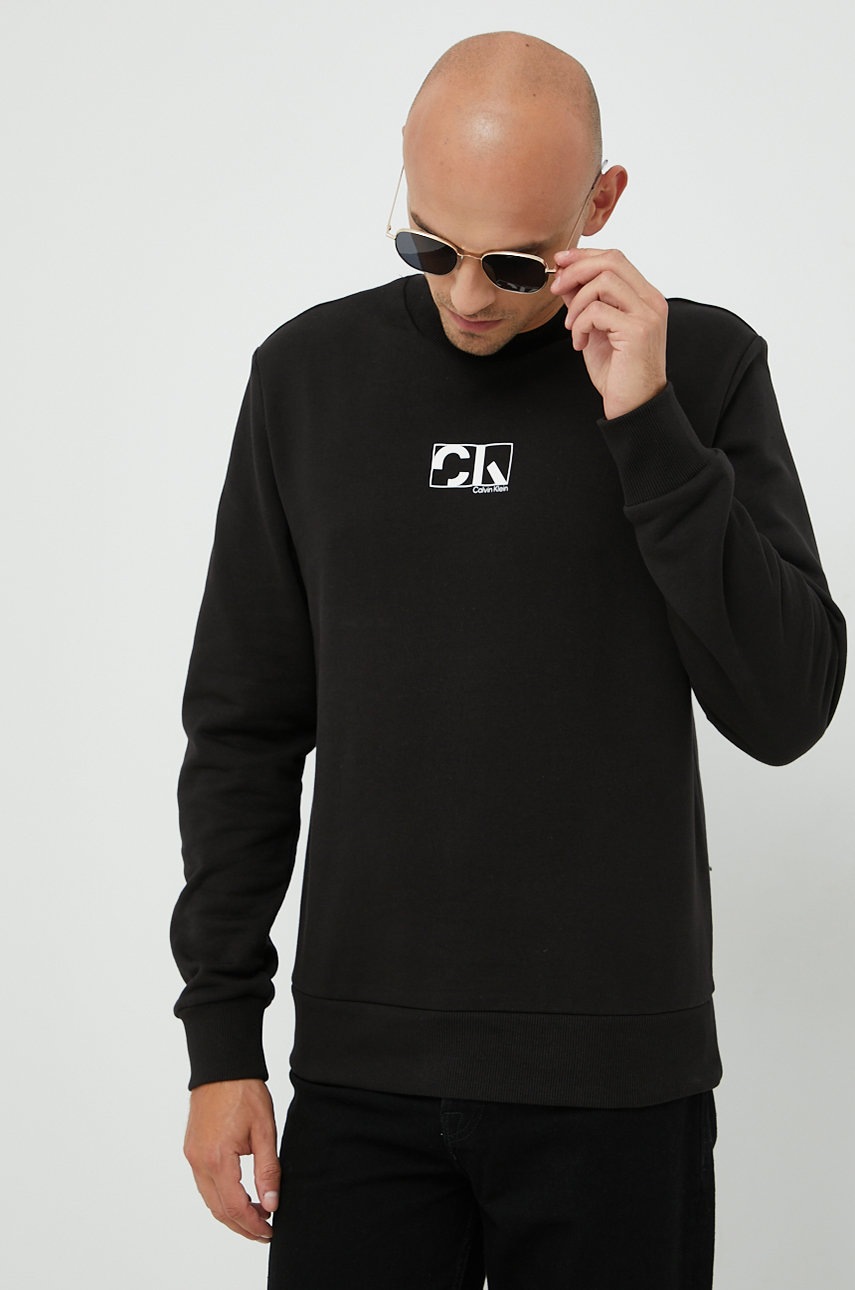 

Памучен суичър Calvin Klein в черно с изчистен дизайн, Черен