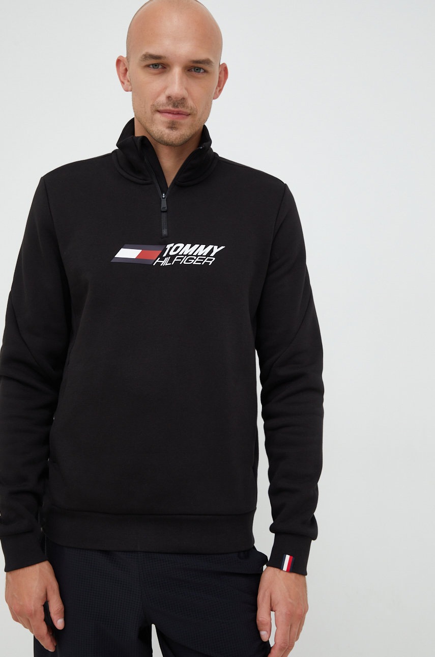 

Суичър Tommy Hilfiger в черно с принт, Черен