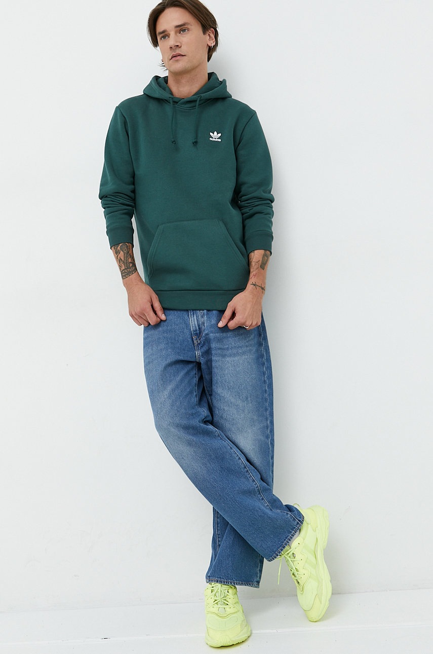 

Кофта adidas Originals чоловіча колір зелений з капюшоном з аплікацією