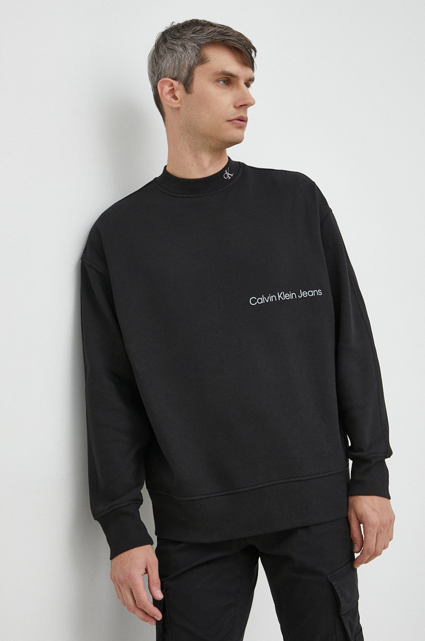 

Суичър Calvin Klein Jeans в черно с качулка с принт, Черен