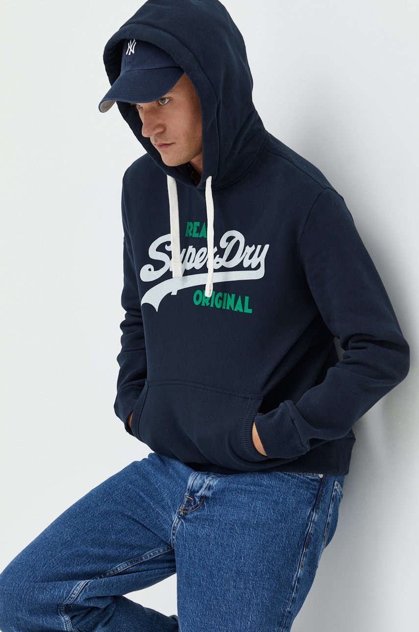 Superdry bluza barbati, culoarea albastru marin, cu glugă, cu imprimeu