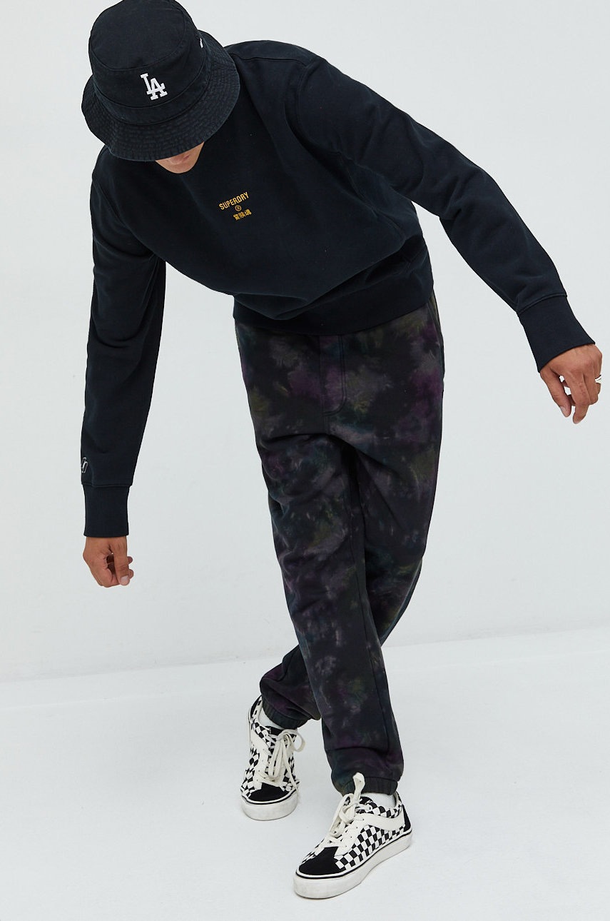 

Хлопковая кофта Superdry мужская цвет чёрный однотонная
