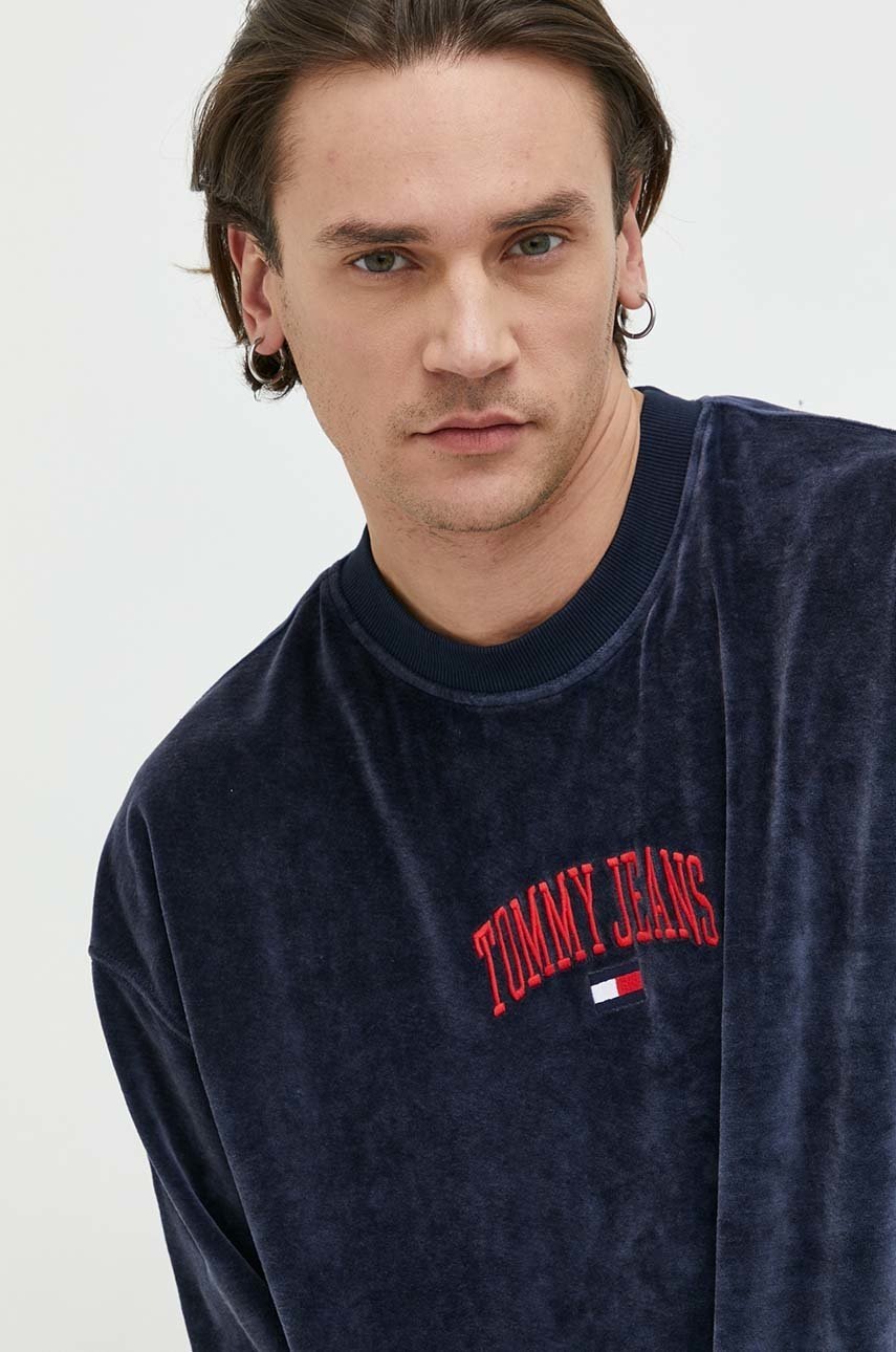 

Суичър Tommy Jeans в тъмносиньо с апликация, Тъмносин