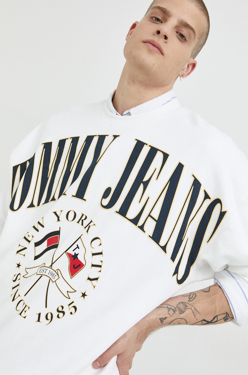 

Памучен суичър Tommy Jeans в бяло с принт, Бял