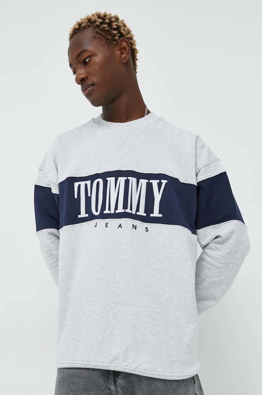 

Памучен суичър Tommy Jeans в сиво с апликация, Сив