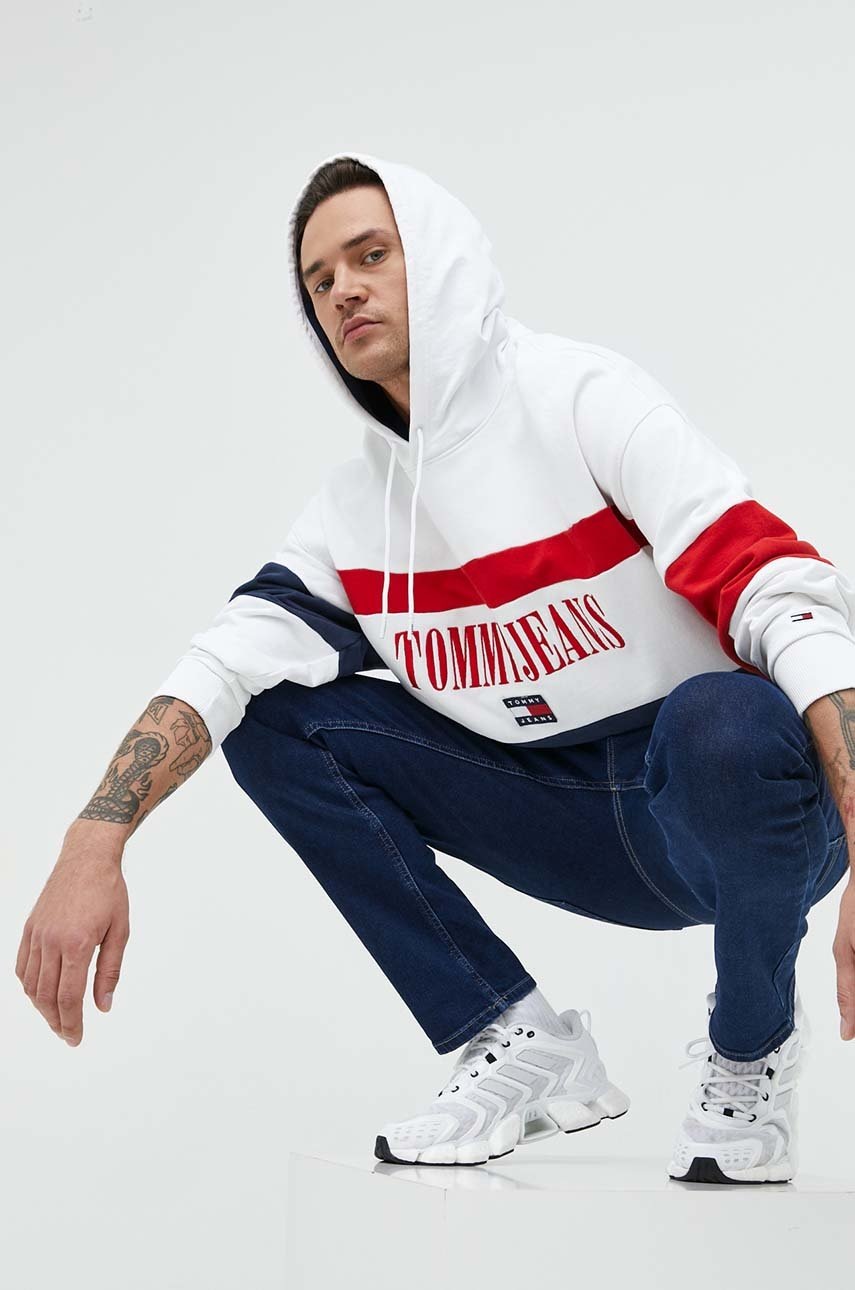 

Бавовняна кофта Tommy Jeans чоловіча колір білий з капюшоном візерунок