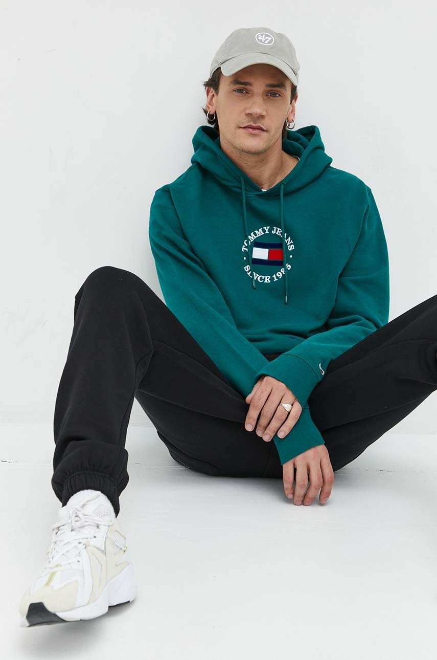 

Памучен суичър Tommy Jeans в зелено с качулка с апликация, Зелен