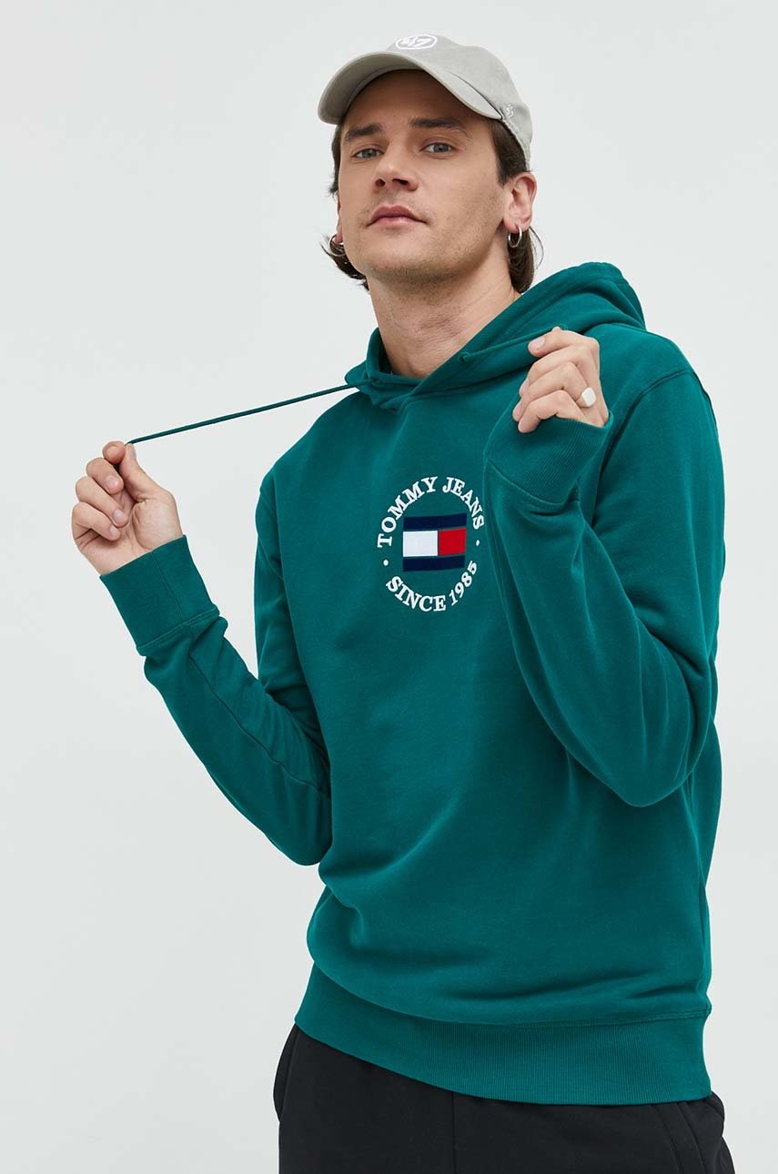 

Хлопковая кофта Tommy Jeans мужская цвет зелёный с капюшоном с аппликацией