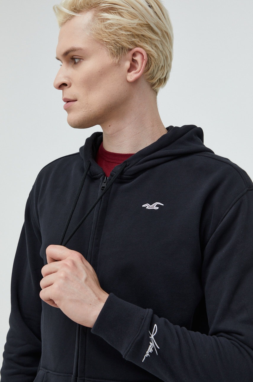 

Суичър Hollister Co. в черно с качулка с изчистен дизайн, Черен