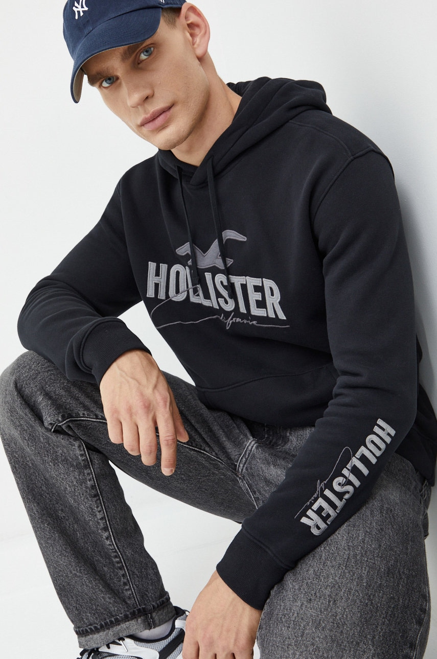 

Суичър Hollister Co. в черно с качулка с апликация, Черен