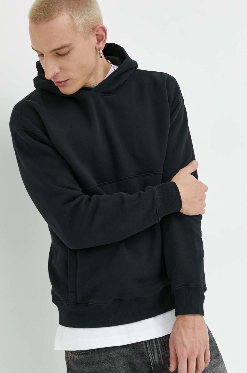 

Суичър Abercrombie & Fitch в черно с качулка с изчистен дизайн, Черен