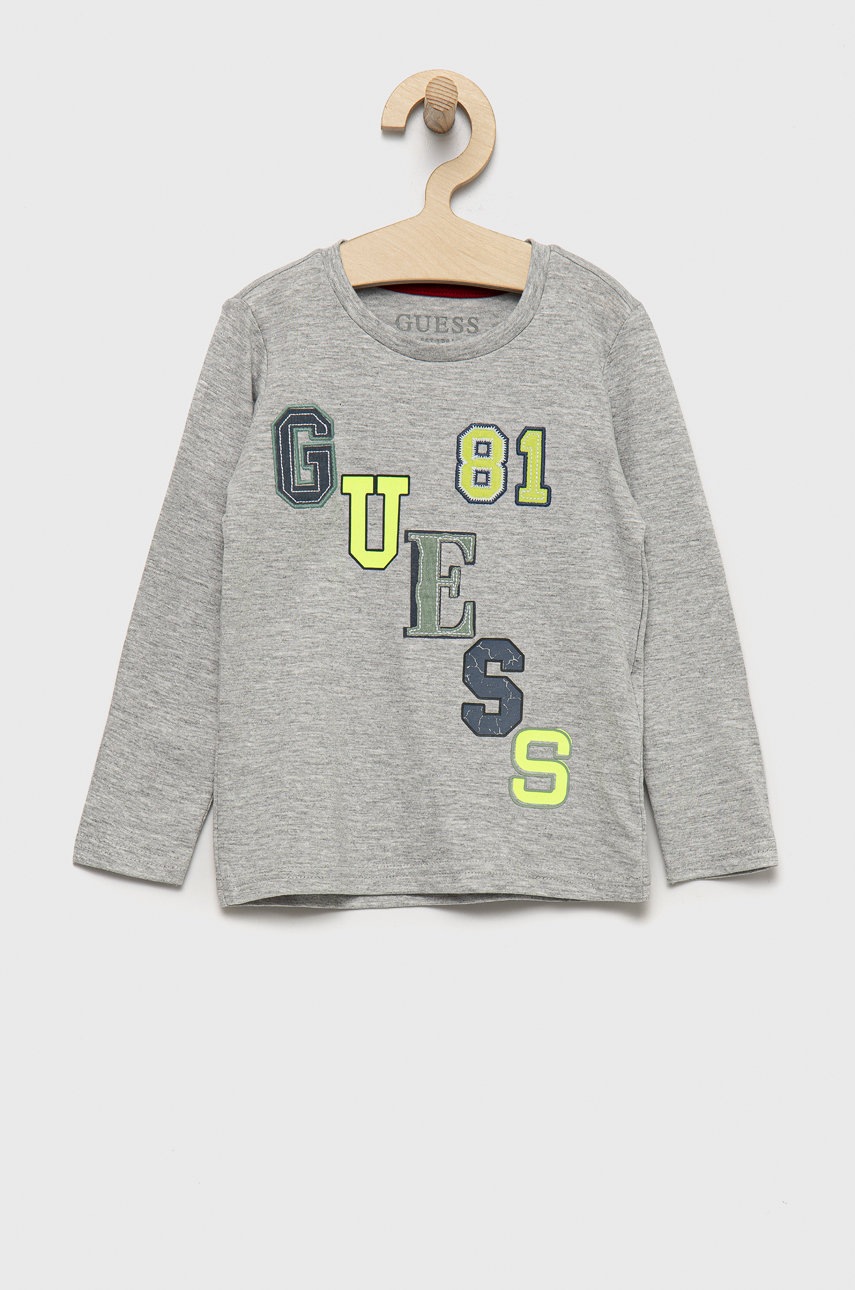 

Детска блуза с дълги ръкави Guess в сиво с апликация, Сив