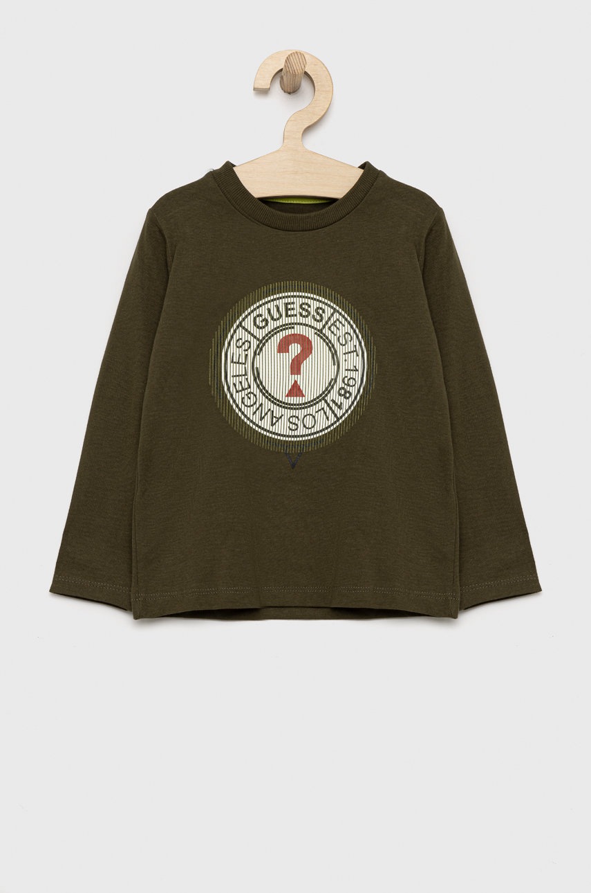 

Хлопковый детский лонгслив Guess цвет зелёный с аппликацией