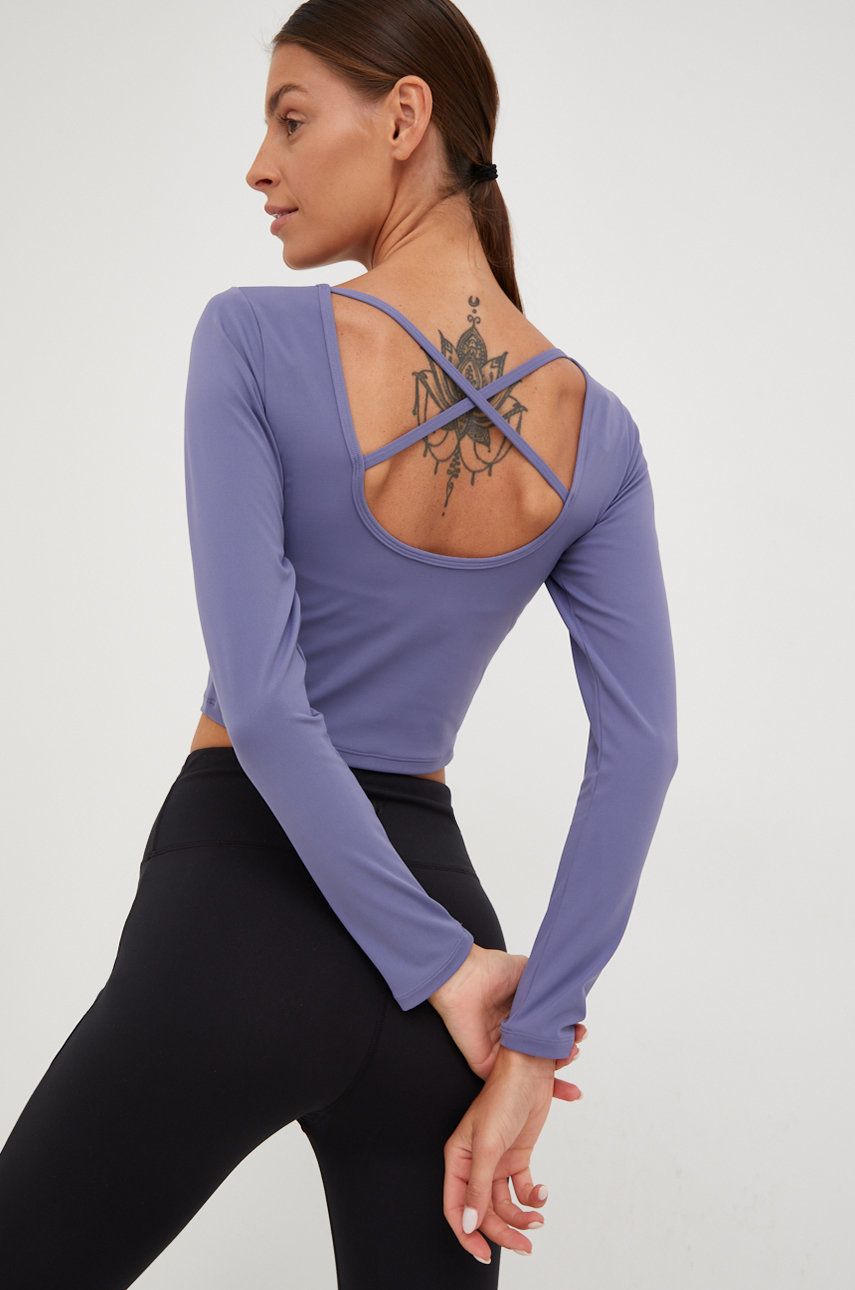 Levně Tričko na jógu s dlouhým rukávem 4F fialová barva