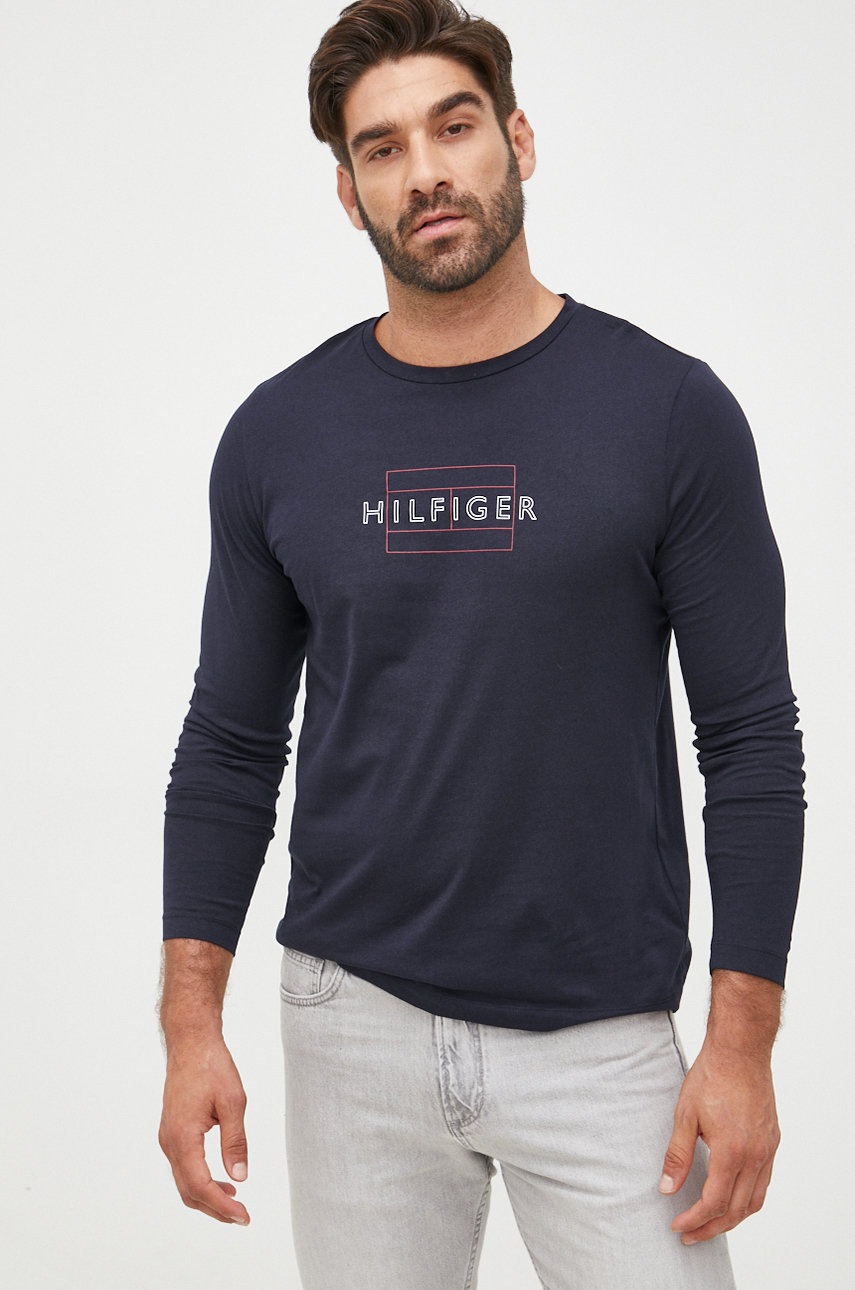 

Памучна блуза с дълги ръкави Tommy Hilfiger в тъмносиньо с принт, Тъмносин