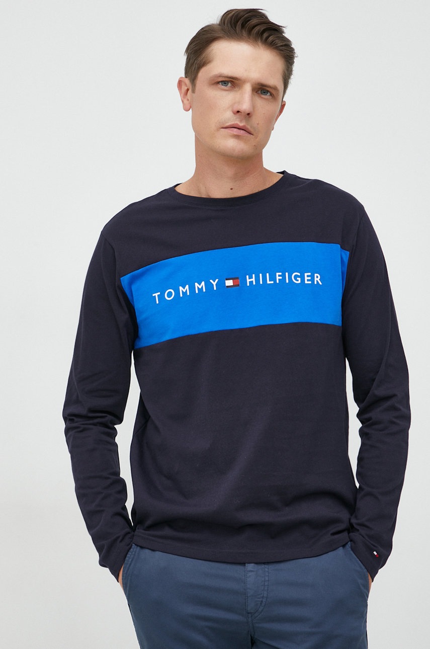 

Памучна блуза с дълги ръкави Tommy Hilfiger в тъмносиньо с принт, Тъмносин