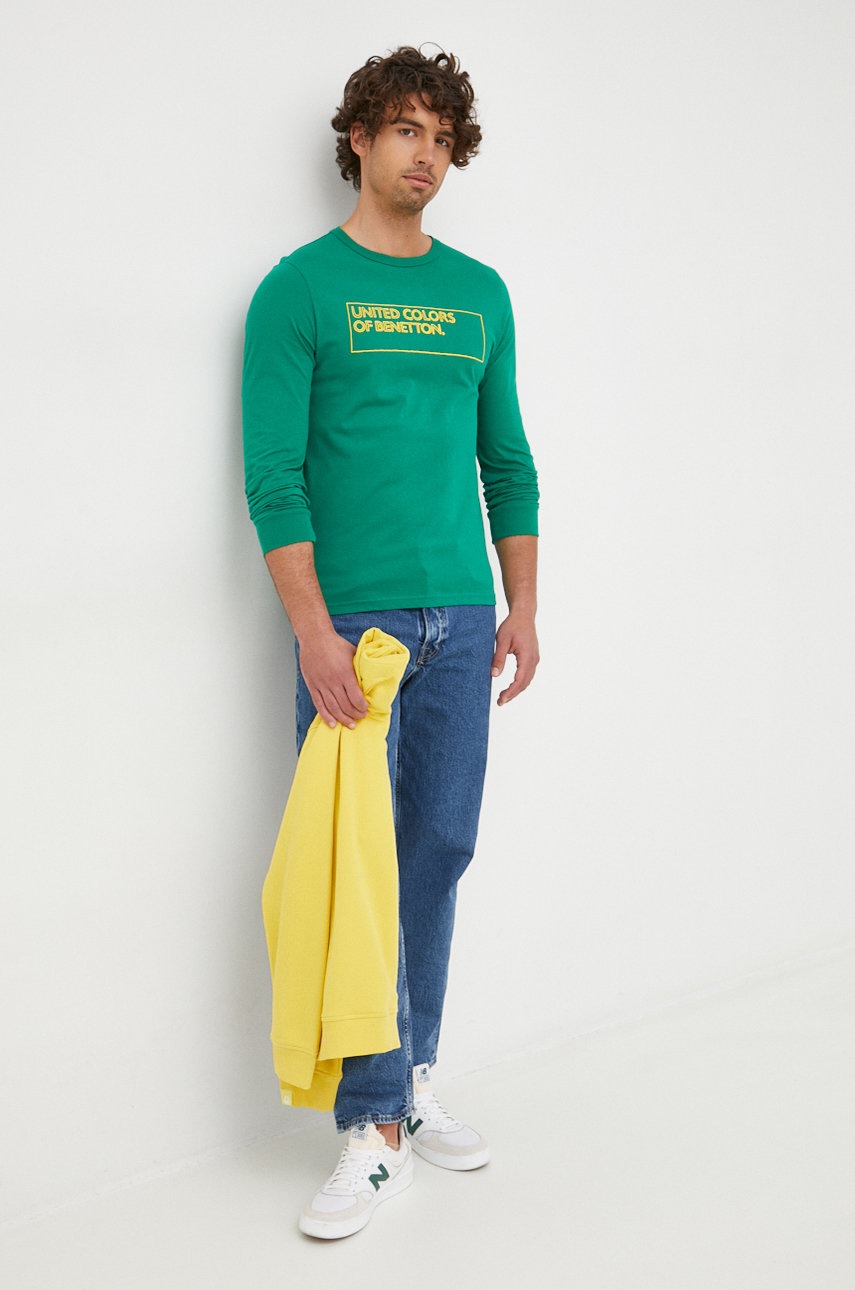 

Хлопковый лонгслив United Colors of Benetton цвет зелёный с принтом