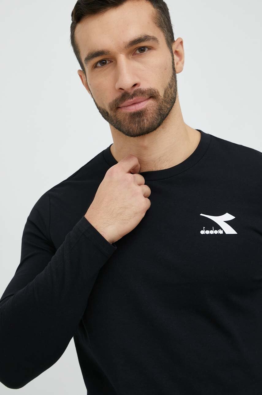 Diadora longsleeve din bumbac culoarea negru, cu imprimeu
