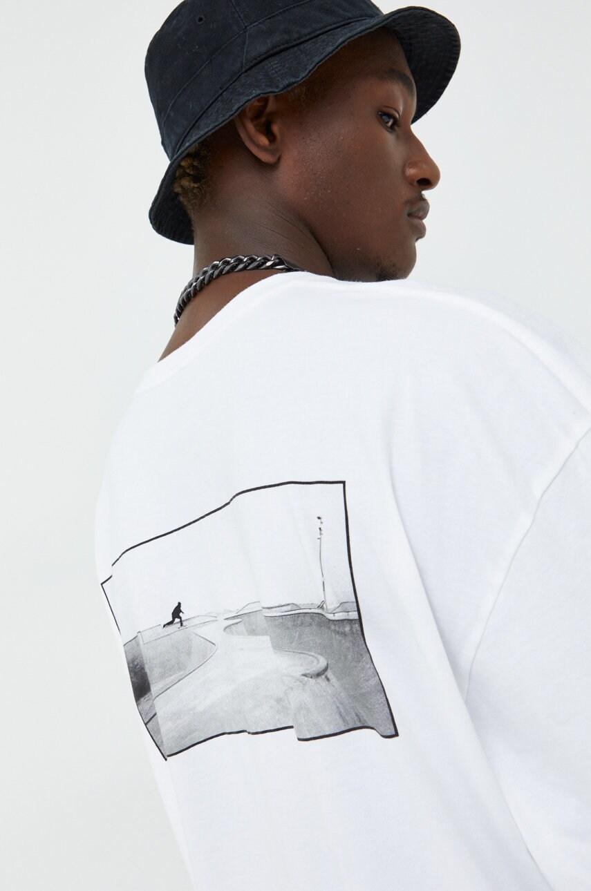 Vans longsleeve din bumbac x ray barbee culoarea alb, cu imprimeu