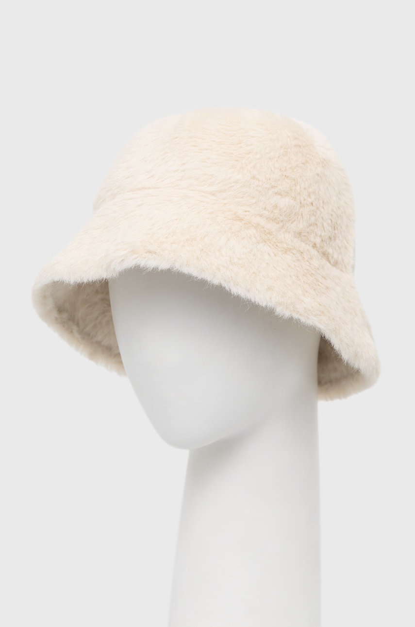 

Капела Pieces в бежово, Бежов