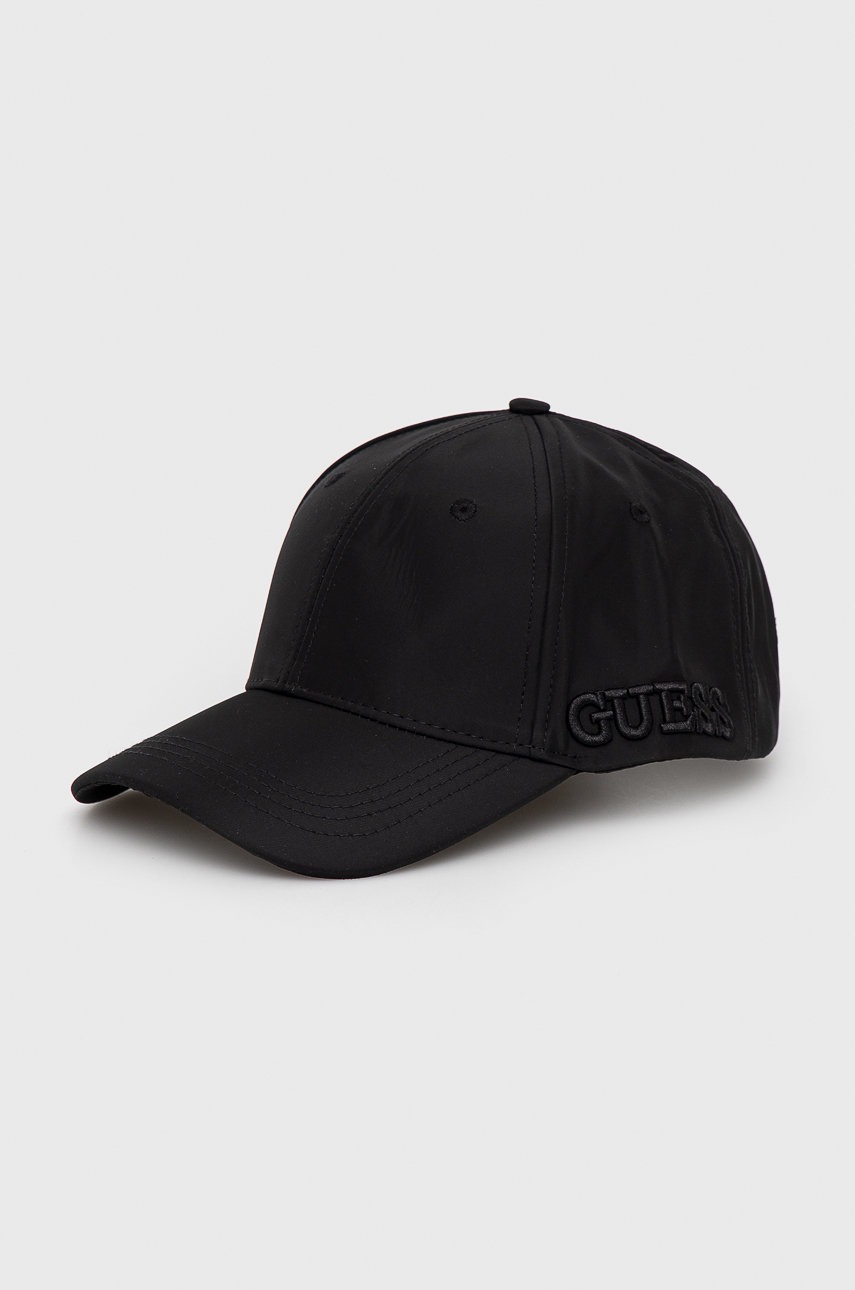 

Шапка Guess в черно с изчистен дизайн, Черен