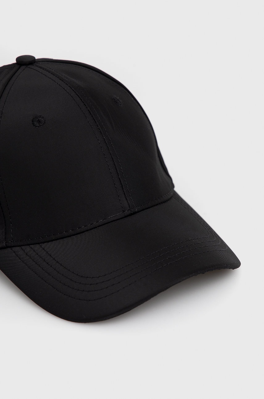 

Кепка Guess цвет чёрный однотонная
