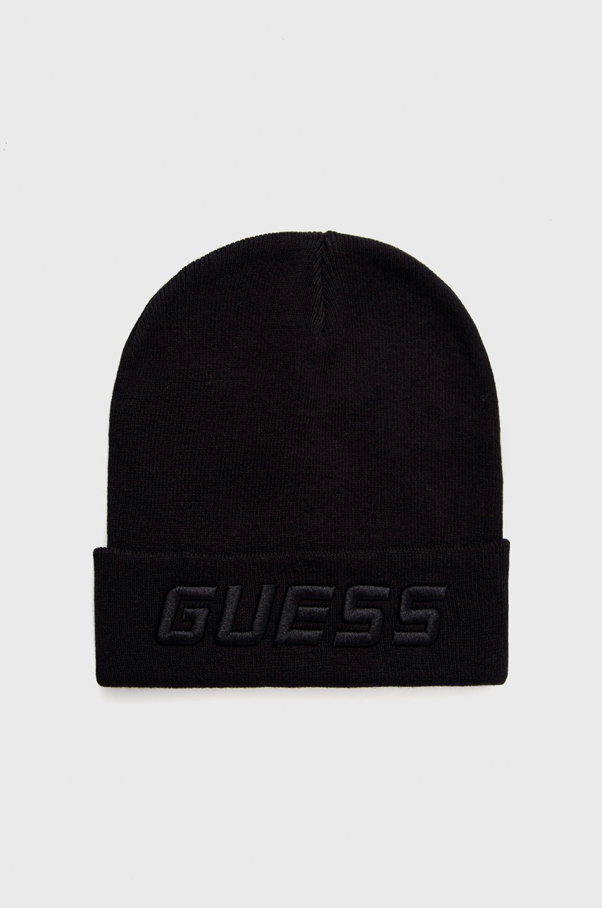 

Шапка Guess в черно от плътен трикотаж, Черен