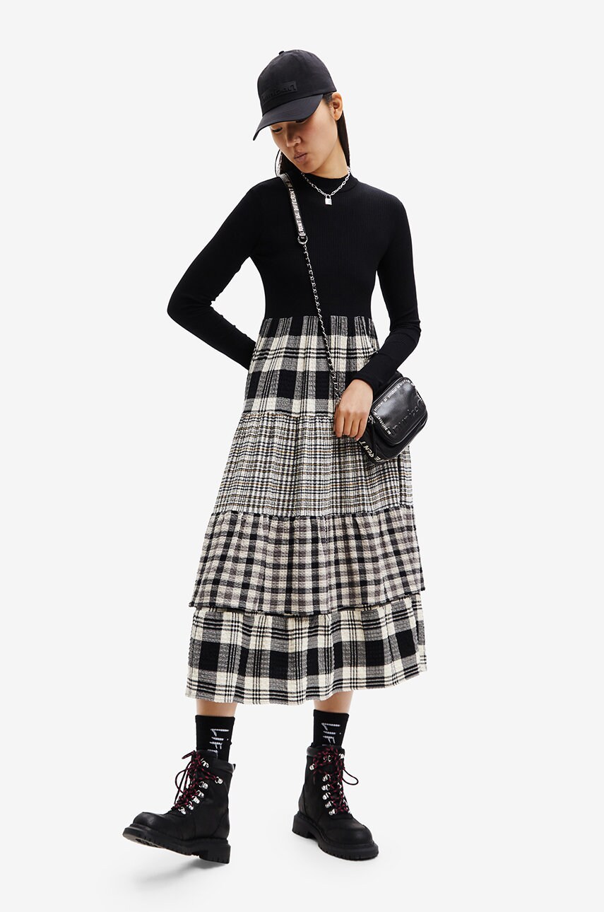 Desigual caciula culoarea negru, cu imprimeu
