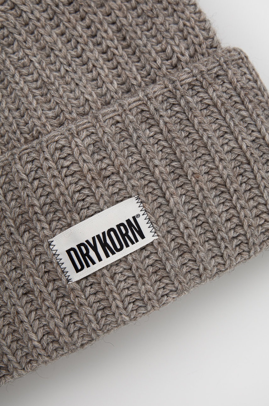 

Шерстяная шапка Drykorn цвет серый из толстого трикотажа шерсть