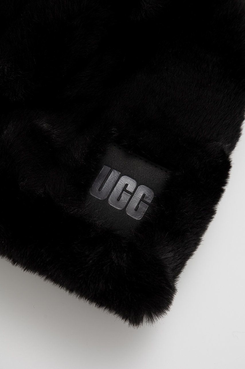 

Шапка UGG цвет чёрный из толстого трикотажа