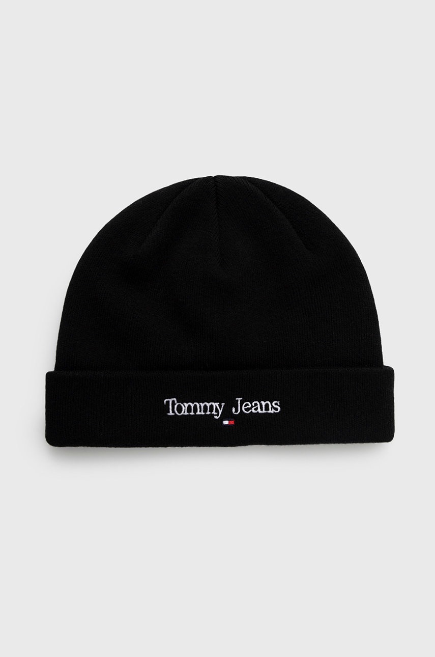 

Шапка Tommy Jeans в черно от плътен трикотаж, Черен