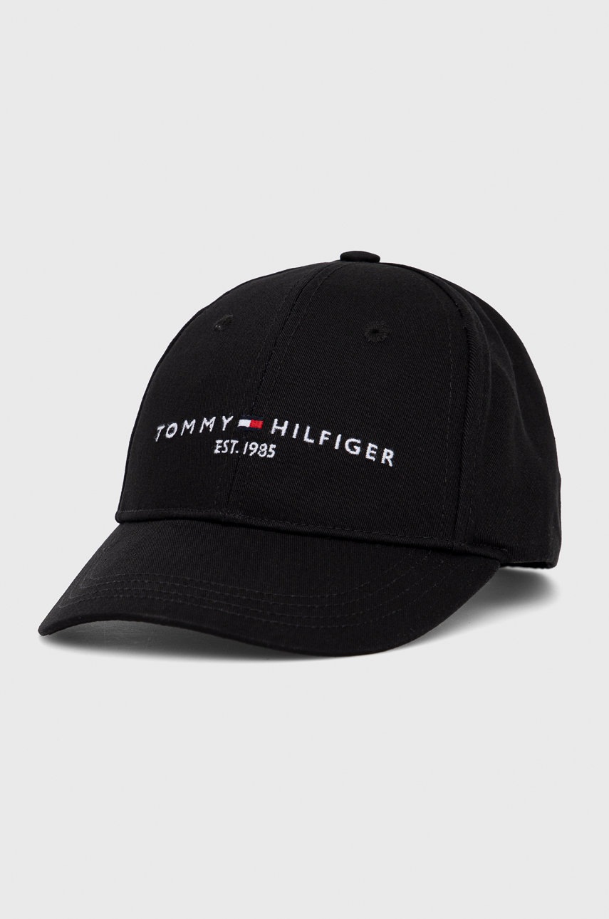 

Детска памучна шапка Tommy Hilfiger в черно с апликация, Черен